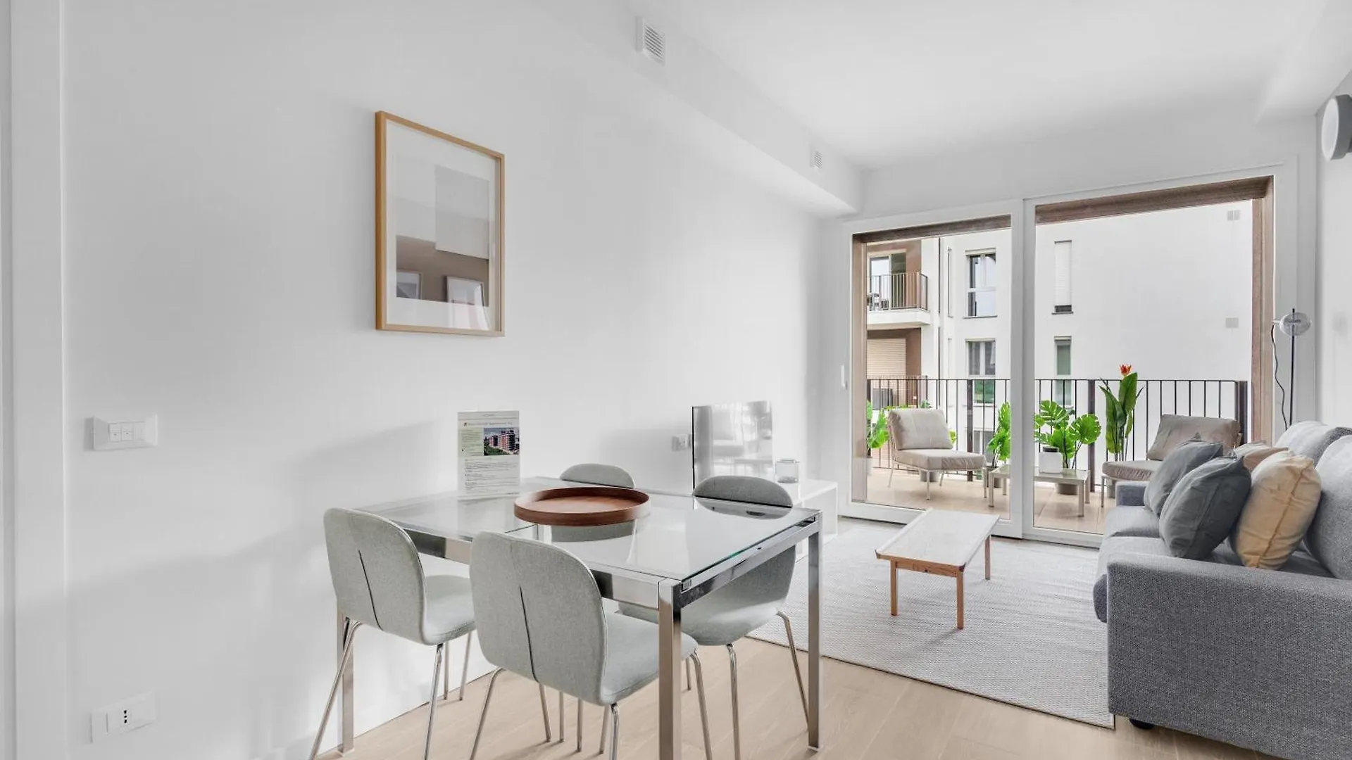 Airy Apartments With Balcony & Garage Milánó Olaszország
