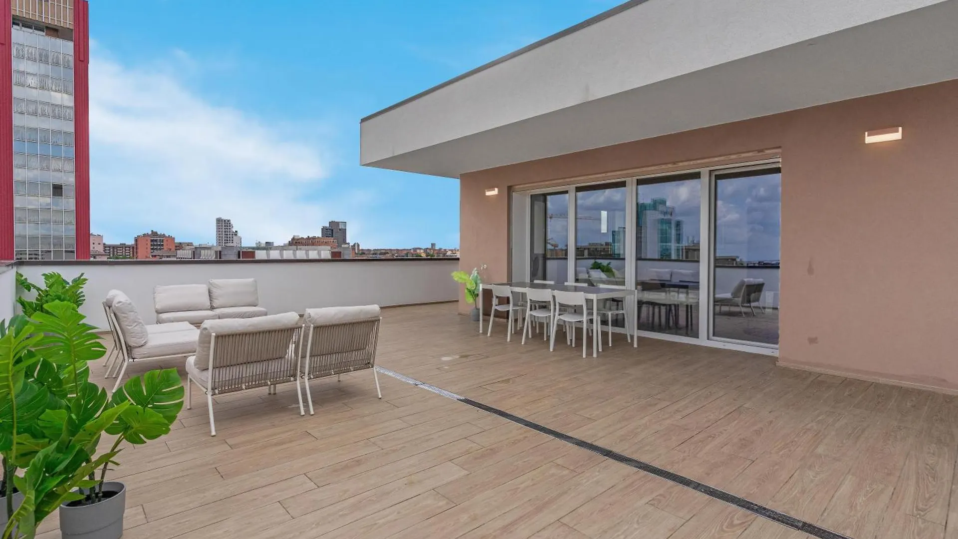 Airy Apartments With Balcony & Garage Milánó