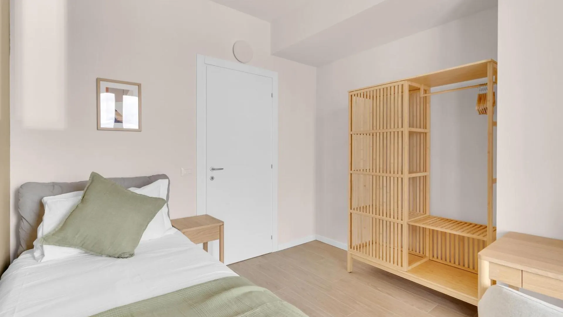 Airy Apartments With Balcony & Garage Milánó 0*,  Olaszország