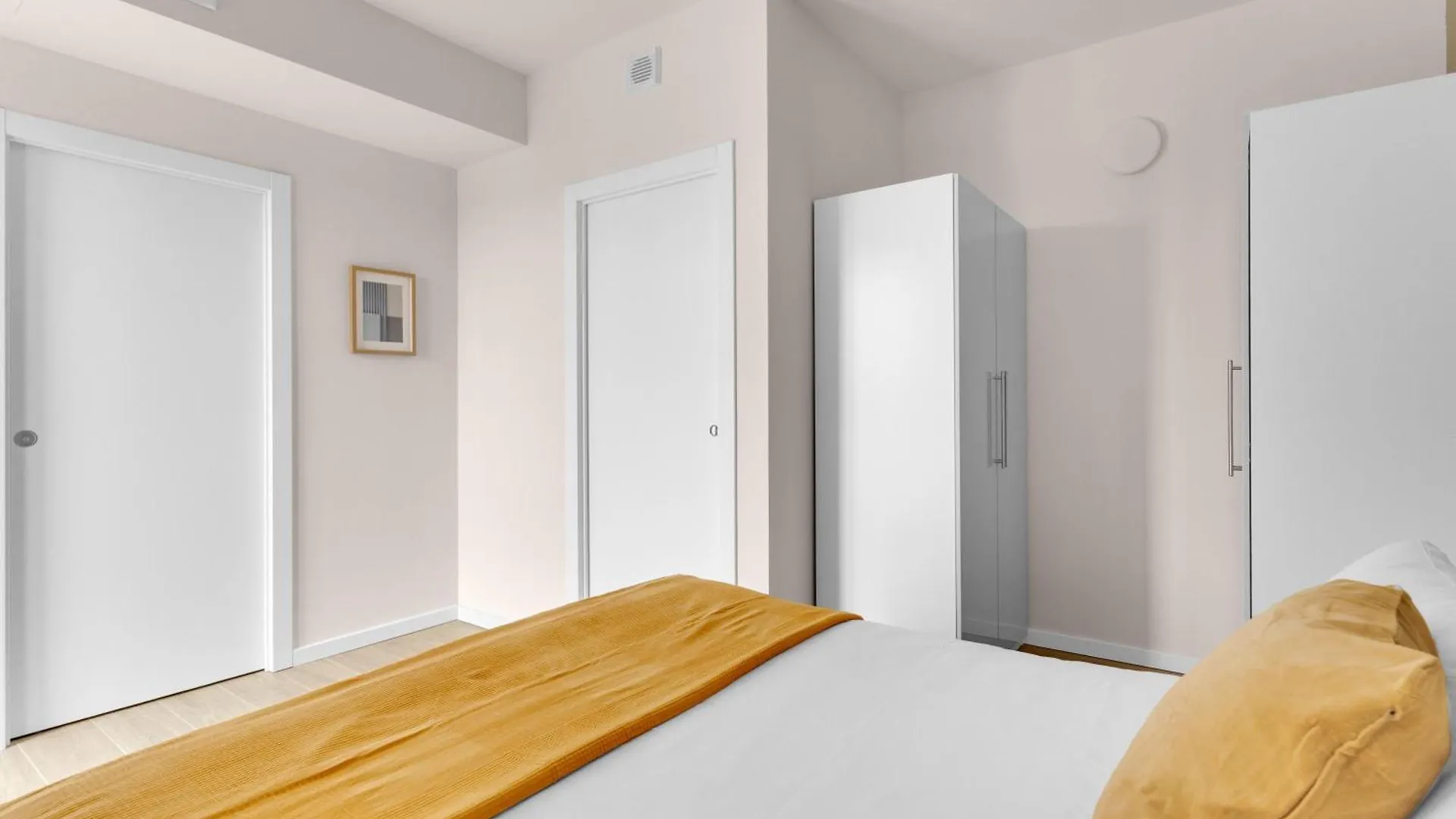 Airy Apartments With Balcony & Garage Mediolan